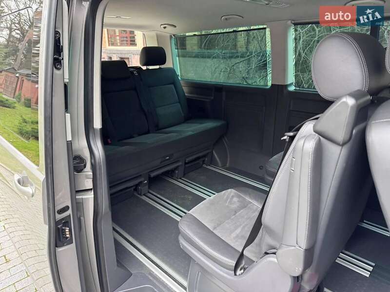 Мінівен Volkswagen Multivan 2015 в Києві