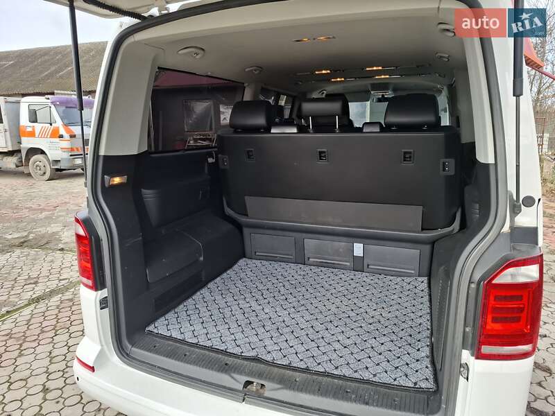 Минивэн Volkswagen Multivan 2017 в Черновцах