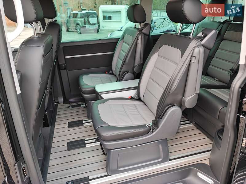 Минивэн Volkswagen Multivan 2022 в Черновцах