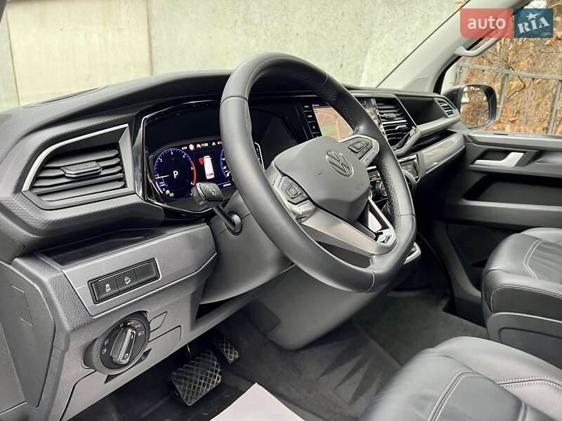 Минивэн Volkswagen Multivan 2022 в Киеве