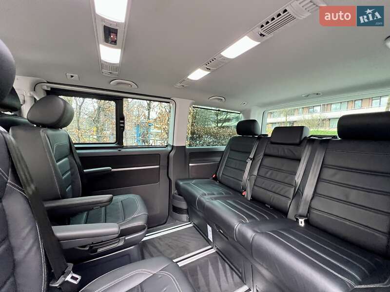 Минивэн Volkswagen Multivan 2022 в Киеве
