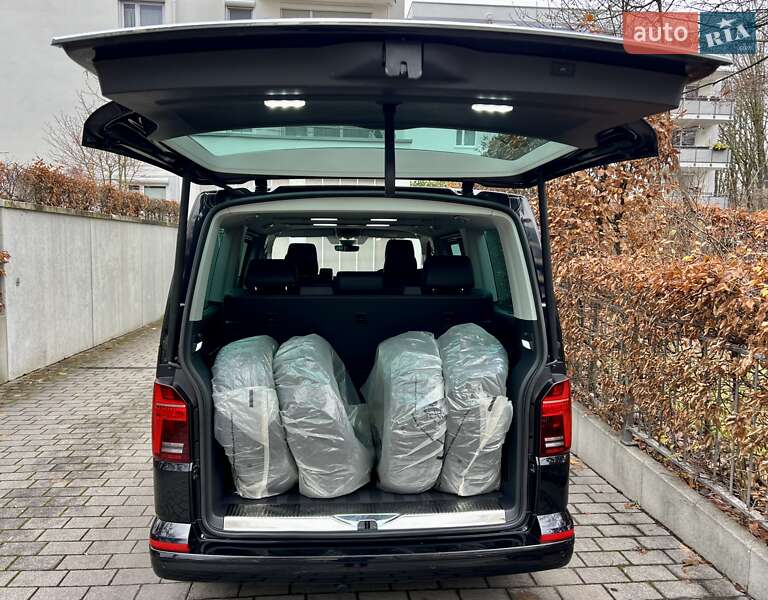 Минивэн Volkswagen Multivan 2022 в Киеве