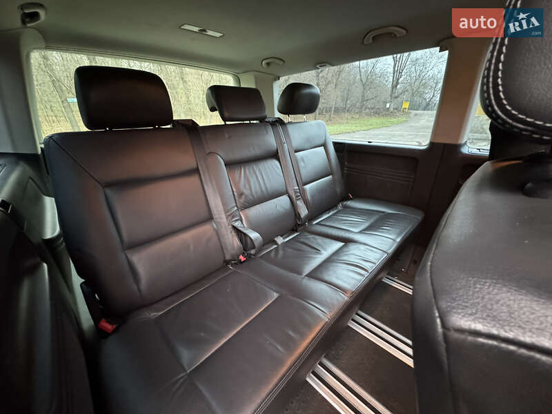 Минивэн Volkswagen Multivan 2013 в Каменке