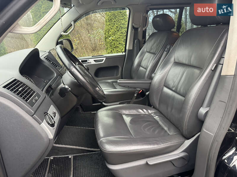 Минивэн Volkswagen Multivan 2013 в Каменке