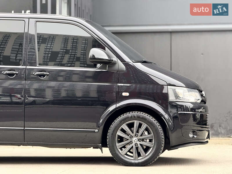 Минивэн Volkswagen Multivan 2012 в Киеве