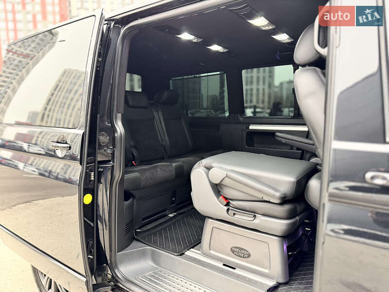 Минивэн Volkswagen Multivan 2012 в Киеве