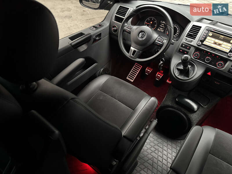 Минивэн Volkswagen Multivan 2012 в Киеве