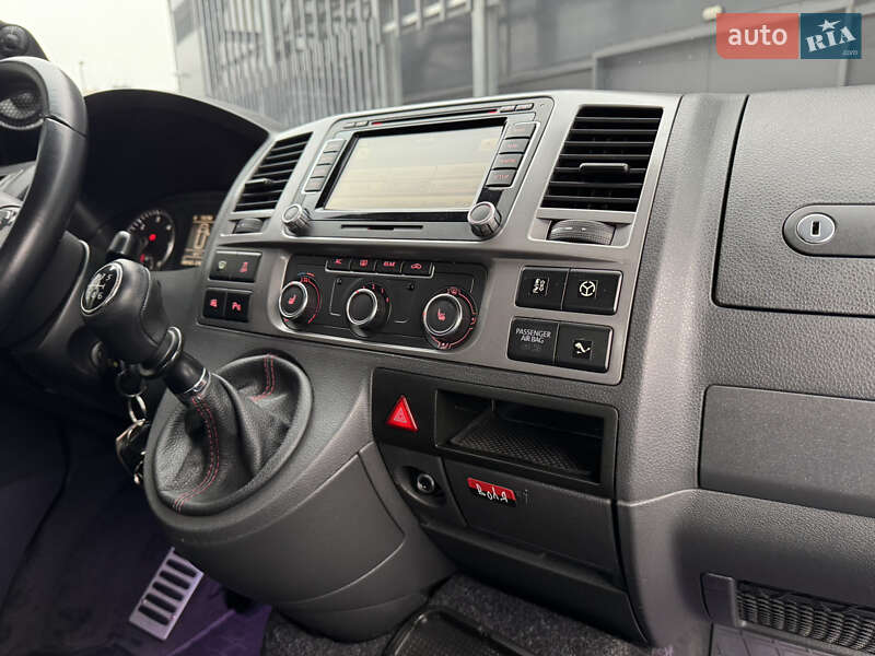 Минивэн Volkswagen Multivan 2012 в Киеве