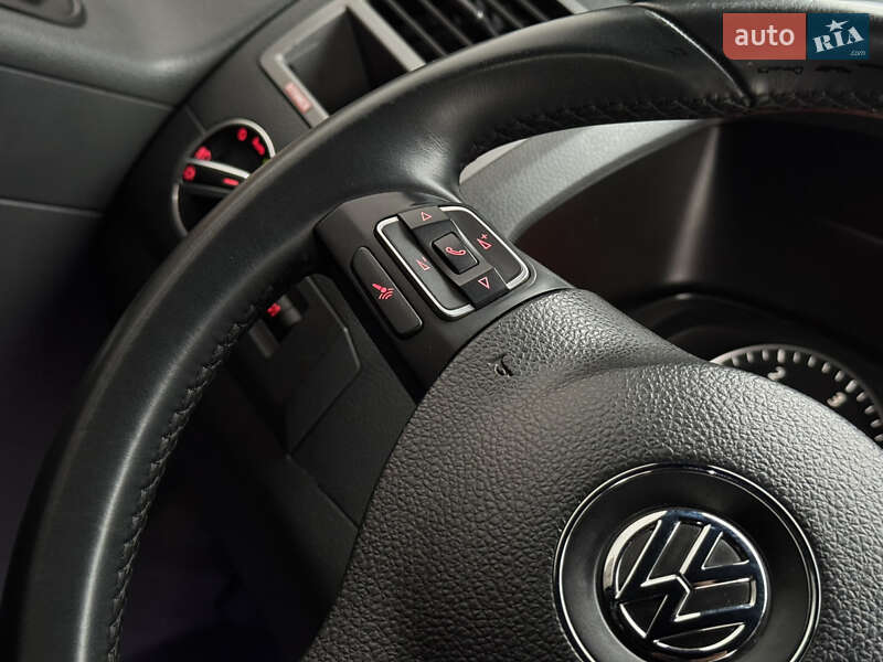 Минивэн Volkswagen Multivan 2012 в Киеве