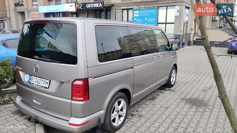 Минивэн Volkswagen Multivan 2016 в Киеве