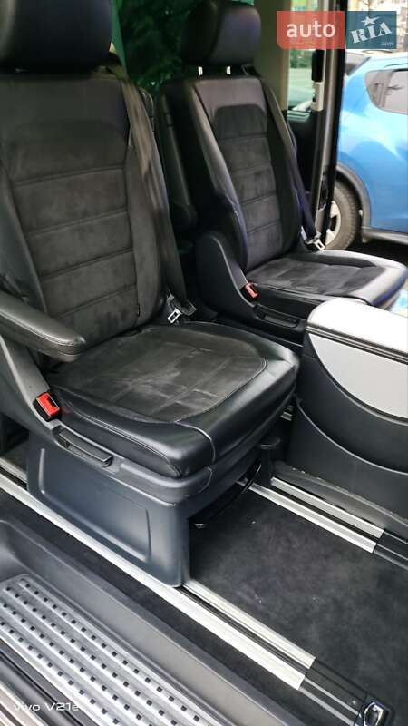 Минивэн Volkswagen Multivan 2016 в Киеве