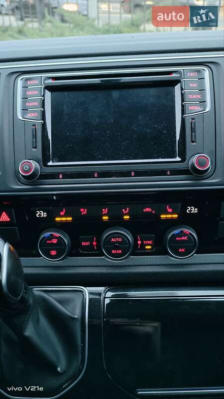 Минивэн Volkswagen Multivan 2016 в Киеве