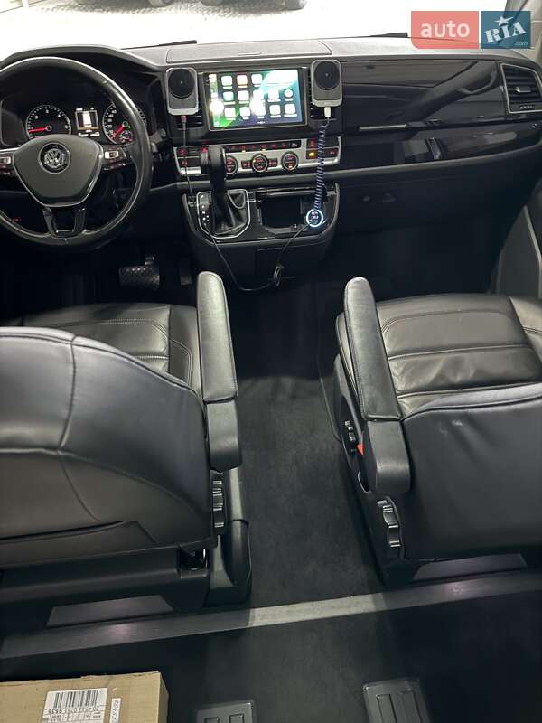 Мінівен Volkswagen Multivan 2016 в Львові