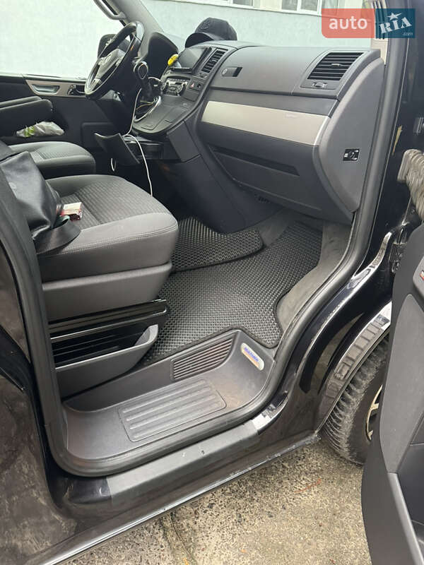 Минивэн Volkswagen Multivan 2014 в Львове