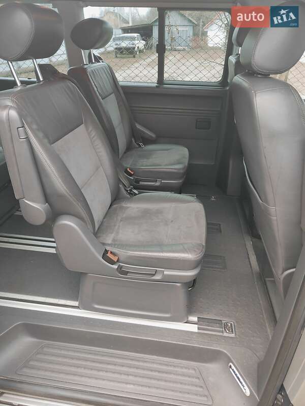 Минивэн Volkswagen Multivan 2013 в Сарнах