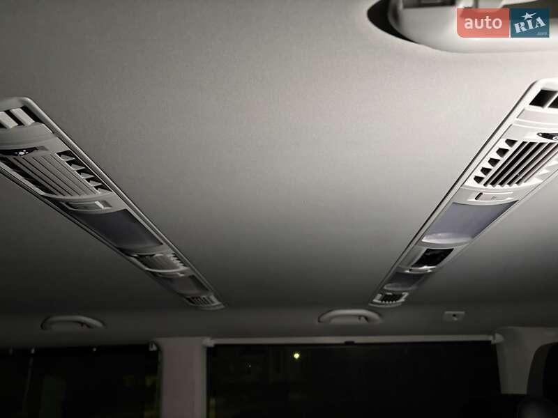 Минивэн Volkswagen Multivan 2022 в Киеве