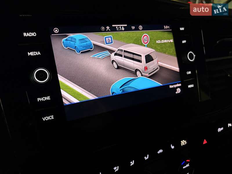Минивэн Volkswagen Multivan 2022 в Киеве