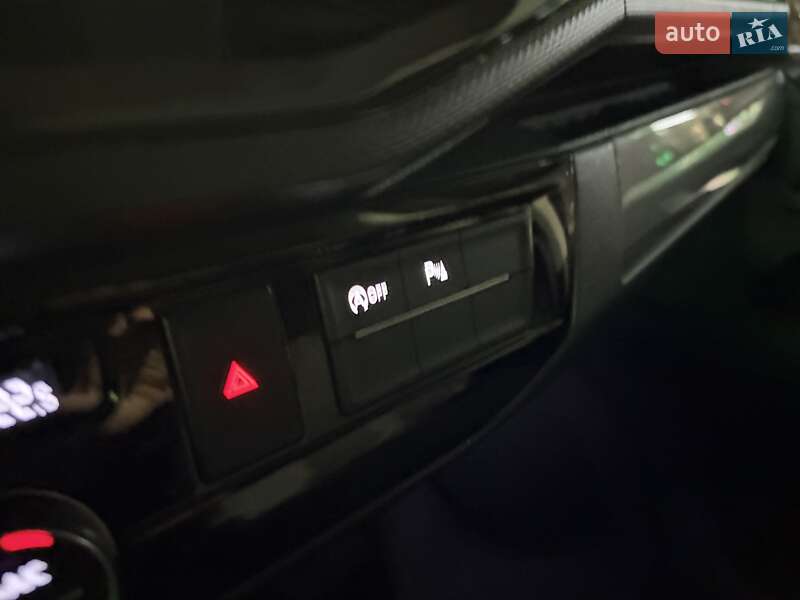 Минивэн Volkswagen Multivan 2022 в Киеве