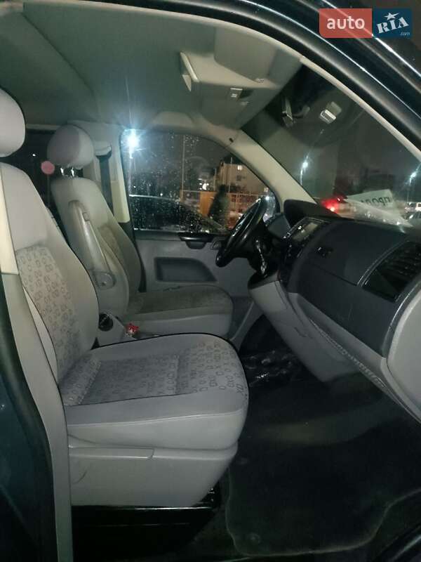 Минивэн Volkswagen Multivan 2008 в Ровно