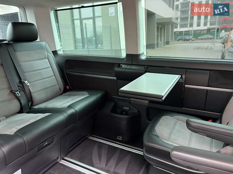 Минивэн Volkswagen Multivan 2022 в Киеве