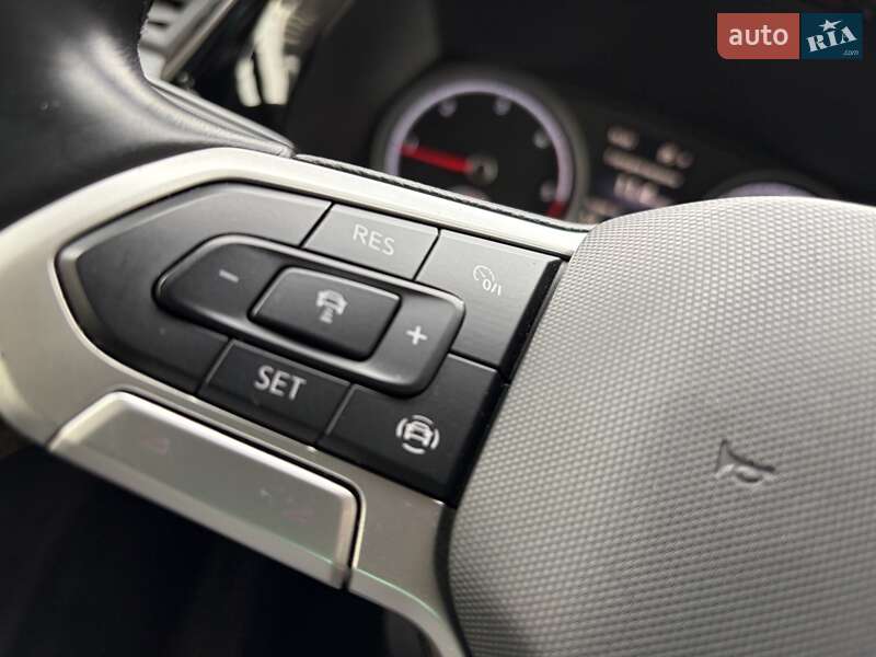 Минивэн Volkswagen Multivan 2022 в Киеве