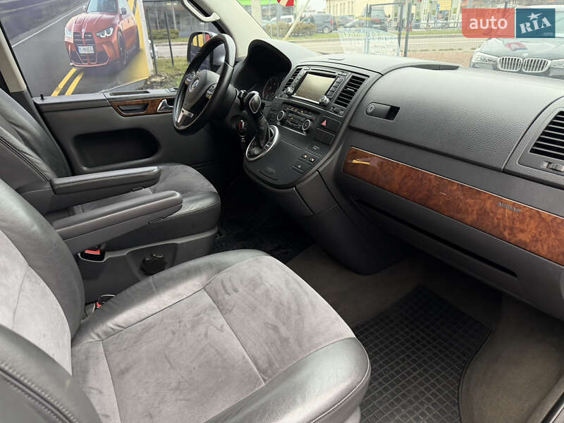 Минивэн Volkswagen Multivan 2011 в Стрые
