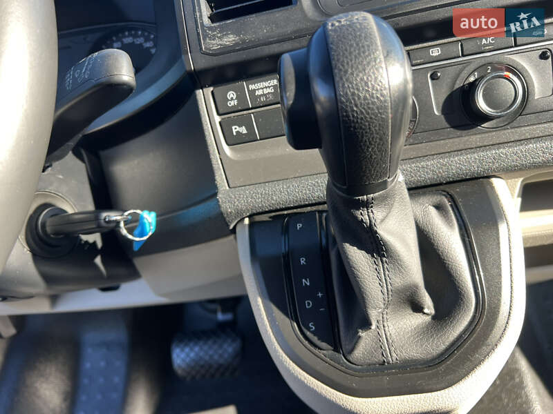 Минивэн Volkswagen Multivan 2018 в Черновцах