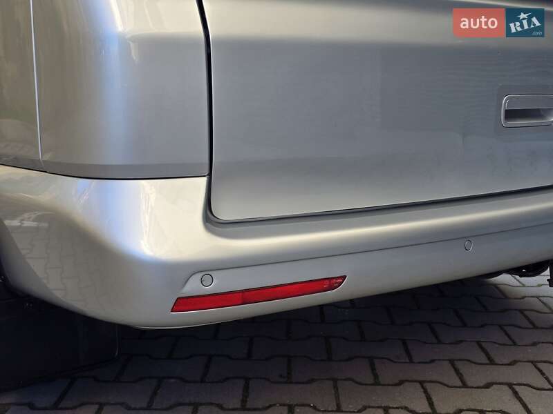 Минивэн Volkswagen Multivan 2013 в Хмельницком