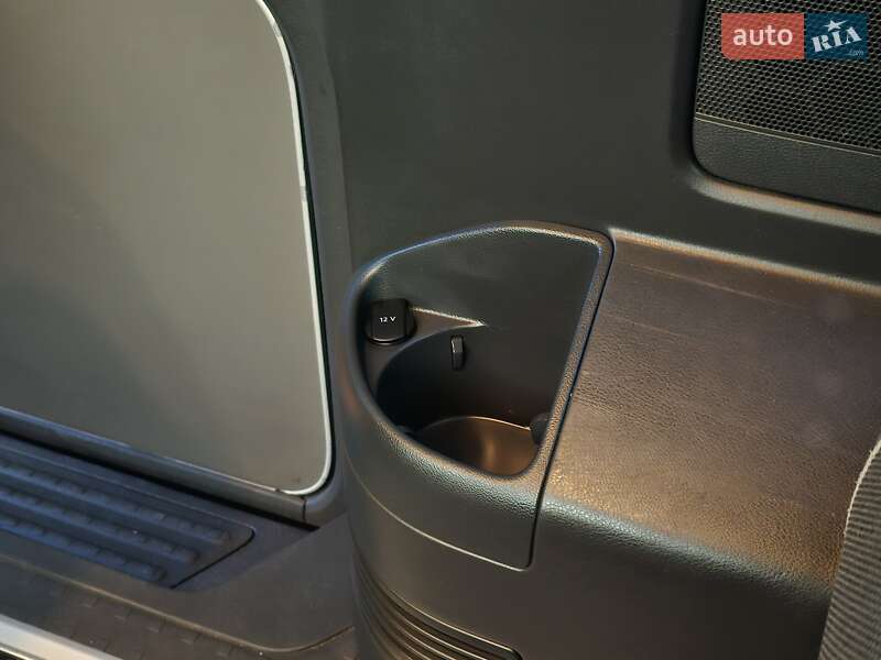 Минивэн Volkswagen Multivan 2013 в Хмельницком