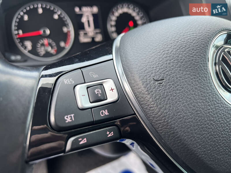 Минивэн Volkswagen Multivan 2017 в Луцке фото 34 Минивэн Volkswagen Multivan 2017 в Луцке