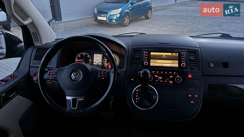 Минивэн Volkswagen Multivan 2010 в Киеве