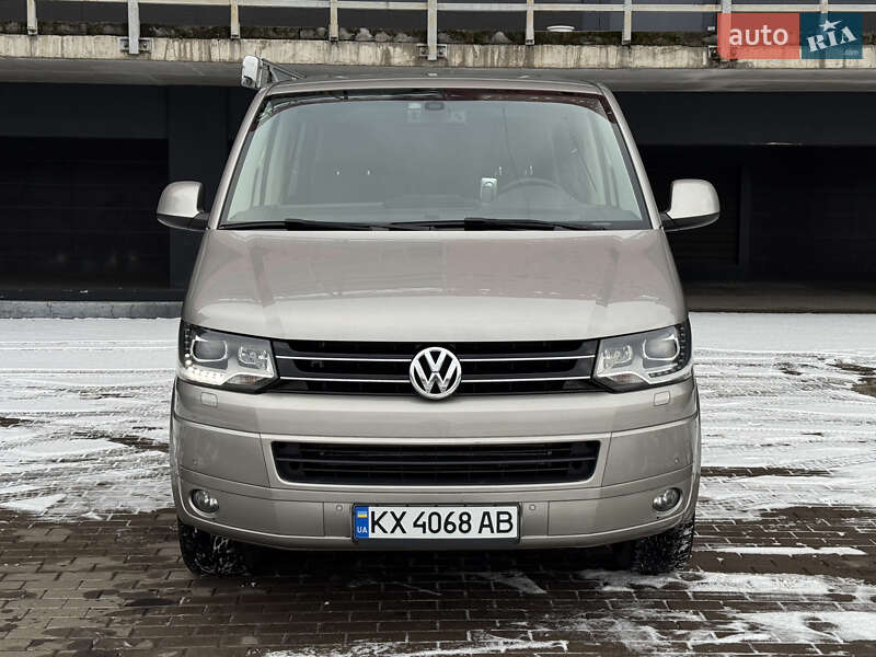Минивэн Volkswagen Multivan 2015 в Киеве