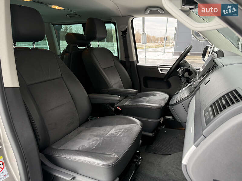 Минивэн Volkswagen Multivan 2015 в Киеве