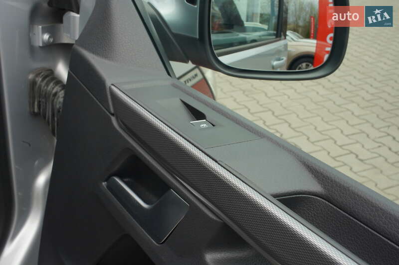 Мінівен Volkswagen Multivan 2020 в Житомирі