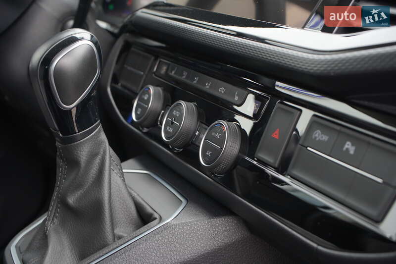 Мінівен Volkswagen Multivan 2020 в Житомирі