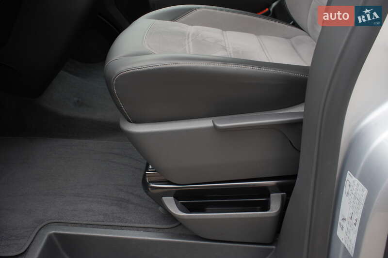 Мінівен Volkswagen Multivan 2020 в Житомирі