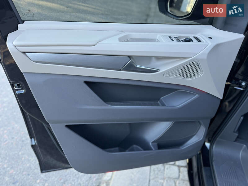 Мінівен Volkswagen Multivan 2022 в Києві