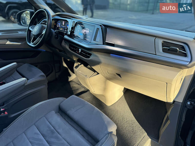 Мінівен Volkswagen Multivan 2022 в Києві