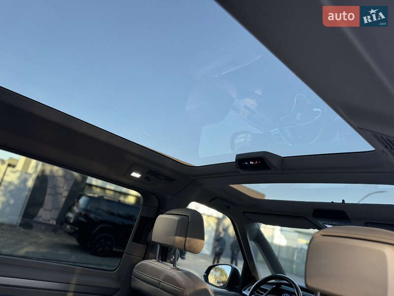 Мінівен Volkswagen Multivan 2022 в Києві