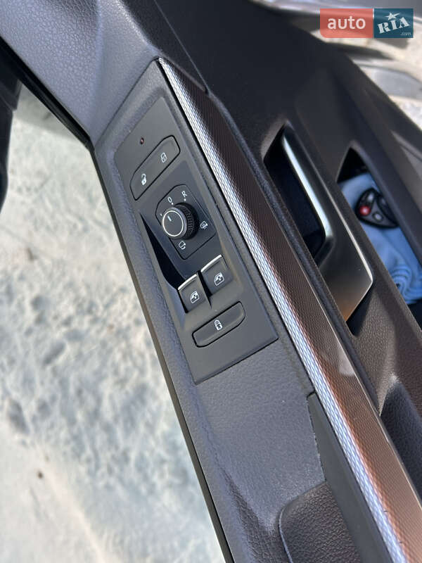 Минивэн Volkswagen Multivan 2020 в Киеве