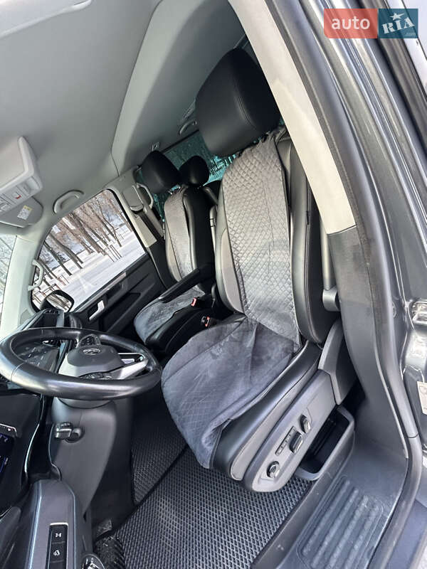 Минивэн Volkswagen Multivan 2020 в Киеве