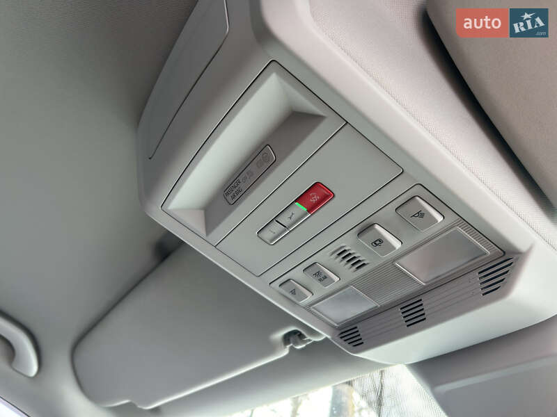 Минивэн Volkswagen Multivan 2020 в Киеве