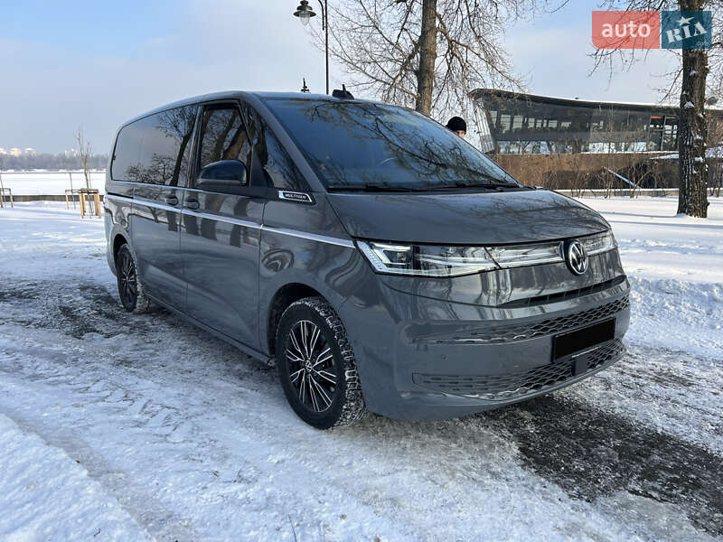 Минивэн Volkswagen Multivan 2023 в Киеве