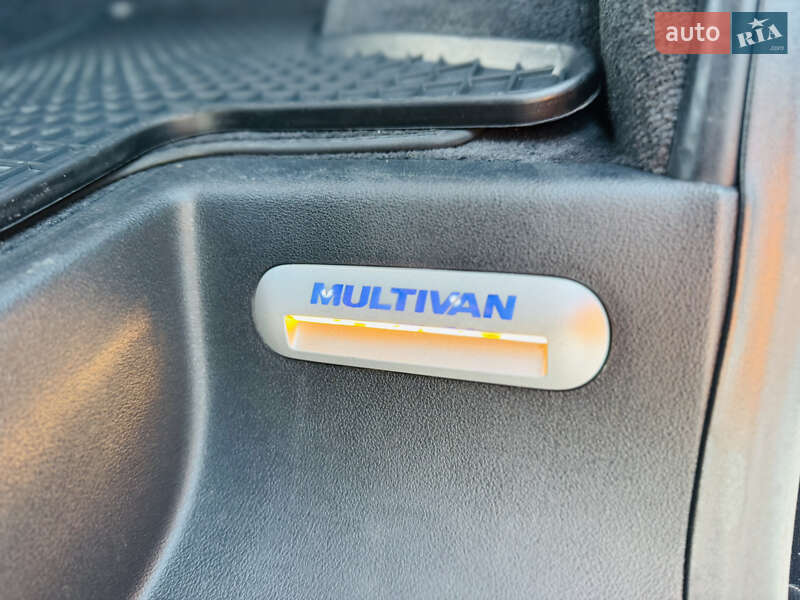 Минивэн Volkswagen Multivan 2018 в Иршаве