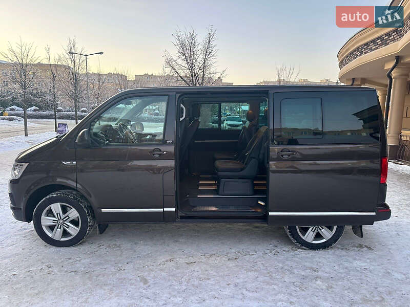 Минивэн Volkswagen Multivan 2017 в Киеве