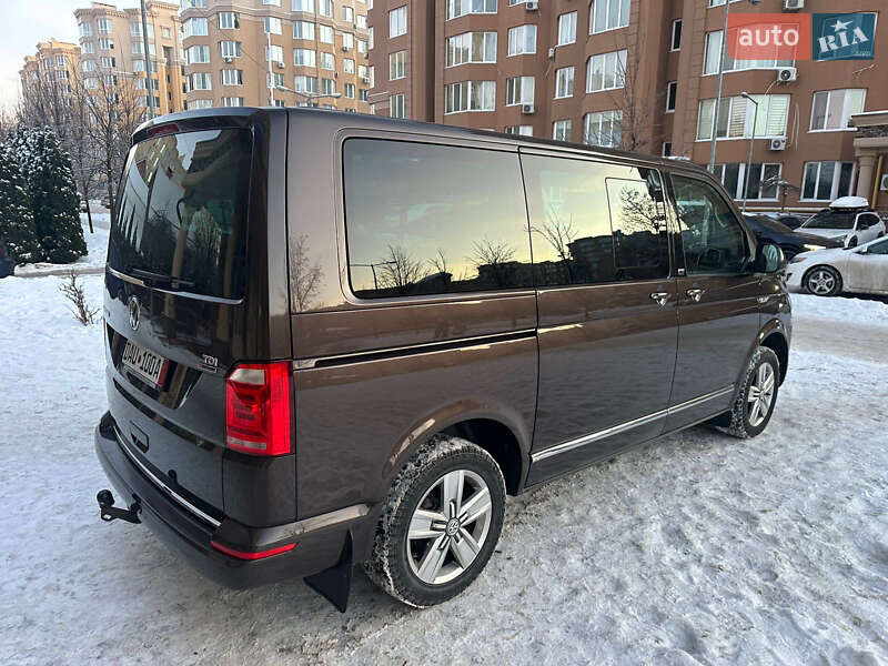 Минивэн Volkswagen Multivan 2017 в Киеве