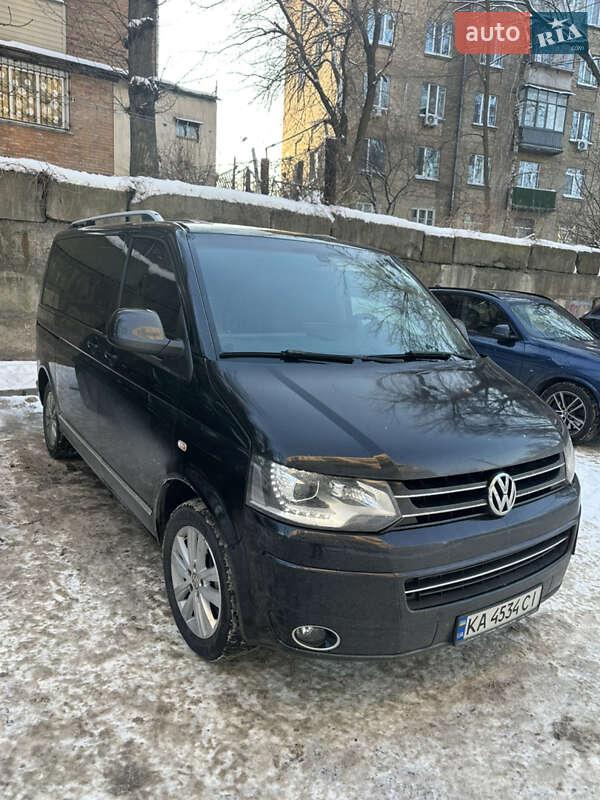 Минивэн Volkswagen Multivan 2015 в Киеве