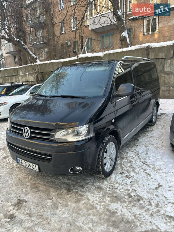 Минивэн Volkswagen Multivan 2015 в Киеве