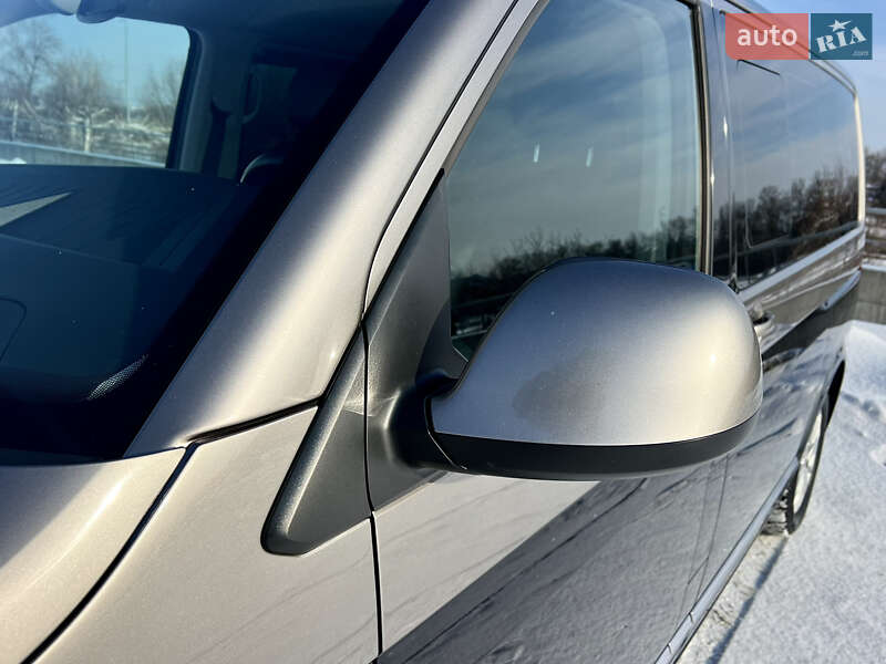 Минивэн Volkswagen Multivan 2020 в Киеве