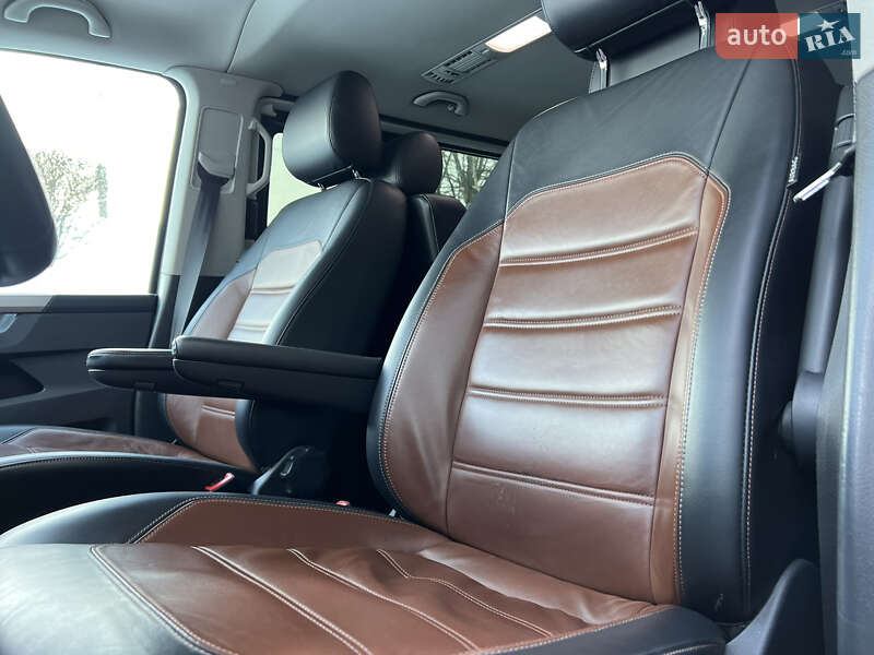 Минивэн Volkswagen Multivan 2020 в Киеве